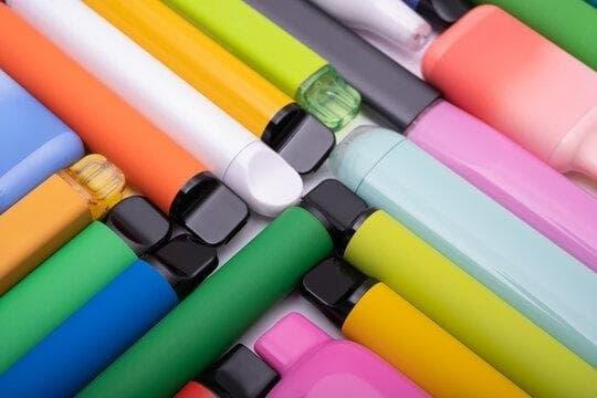 Gazdaságos E-Cigi review and buying guide with expert tips on the safety of e-cigarettes for budget conscious vapers
