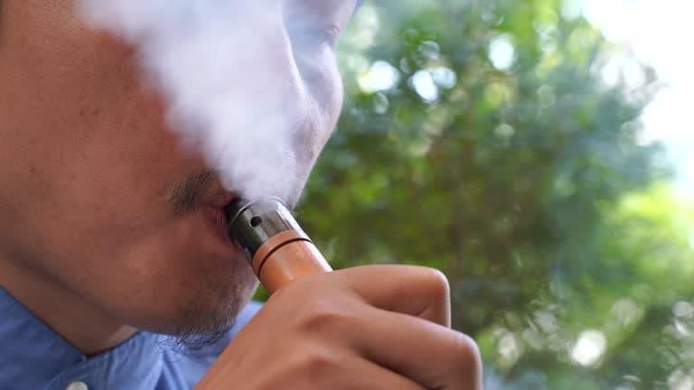 beste E-Zigarette buying guide and can you put electronic cigarettes in checked luggage answered with airline rules and packing tips
