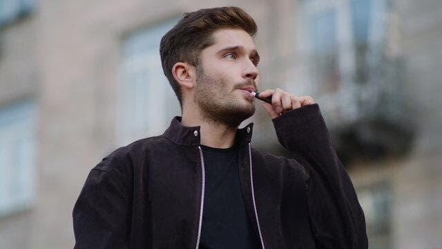 IBVAPE insights on the effects of e-cigarettes and why IBVAPE users report mixed health and social outcomes